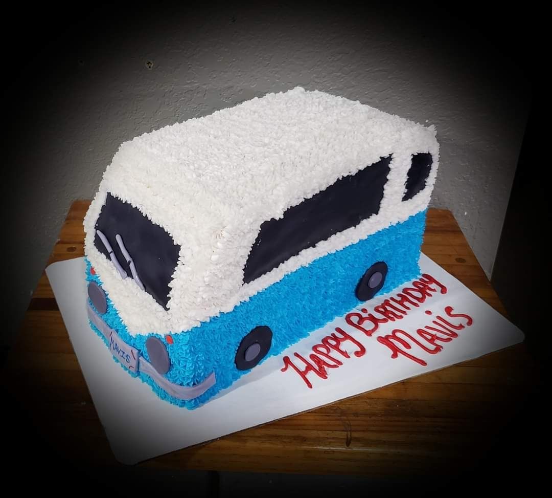 How to Make a School Bus Cake!