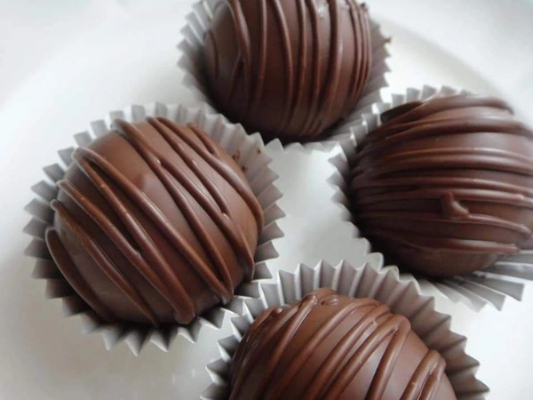 Chocolate Ball Pastry 5 Pieces