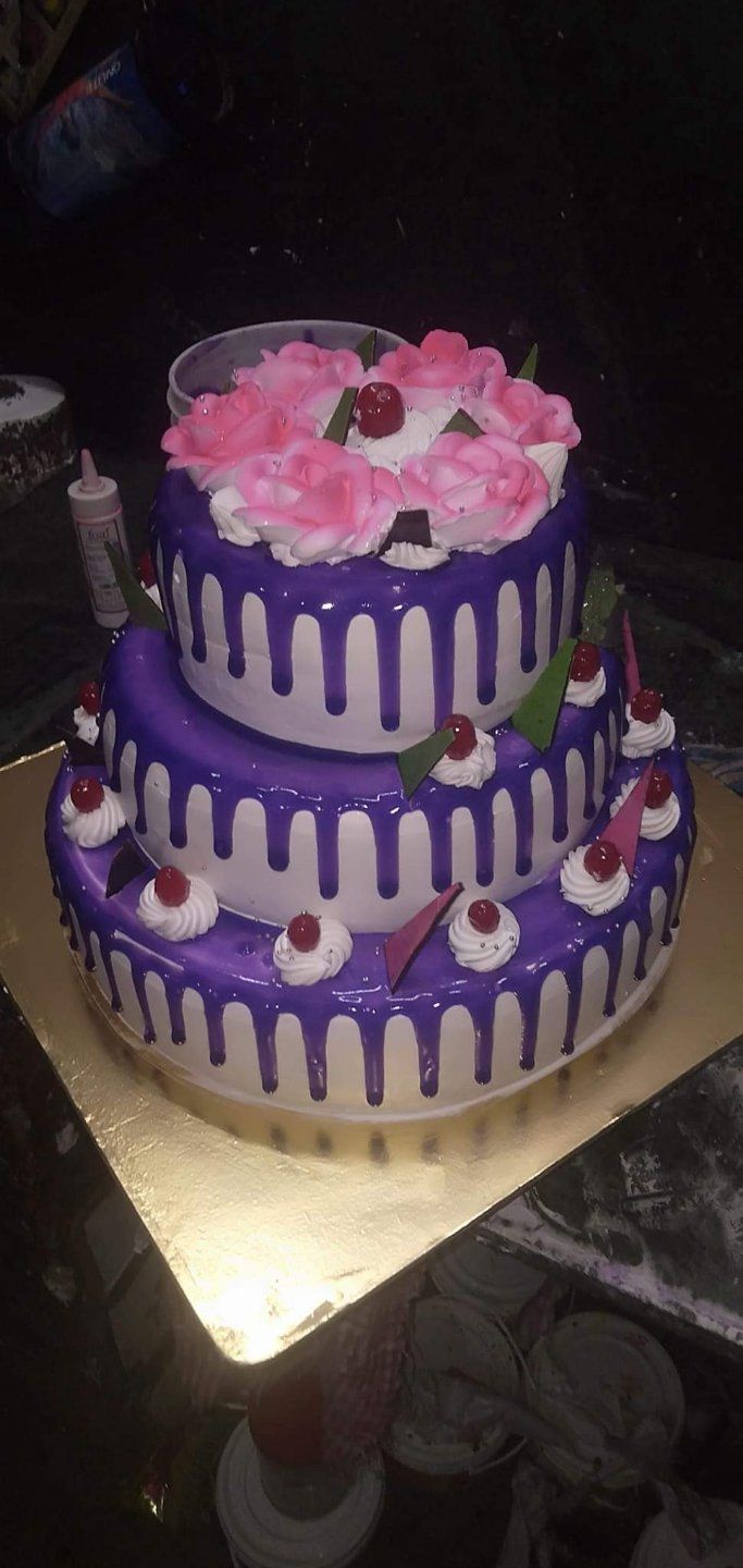 Mickey mouse fondant cake with mickey cupcake for Ibrahim 3rd birthday 🥳  For further information WA 0895385265844 📍Jl. Terobosan C... | Instagram