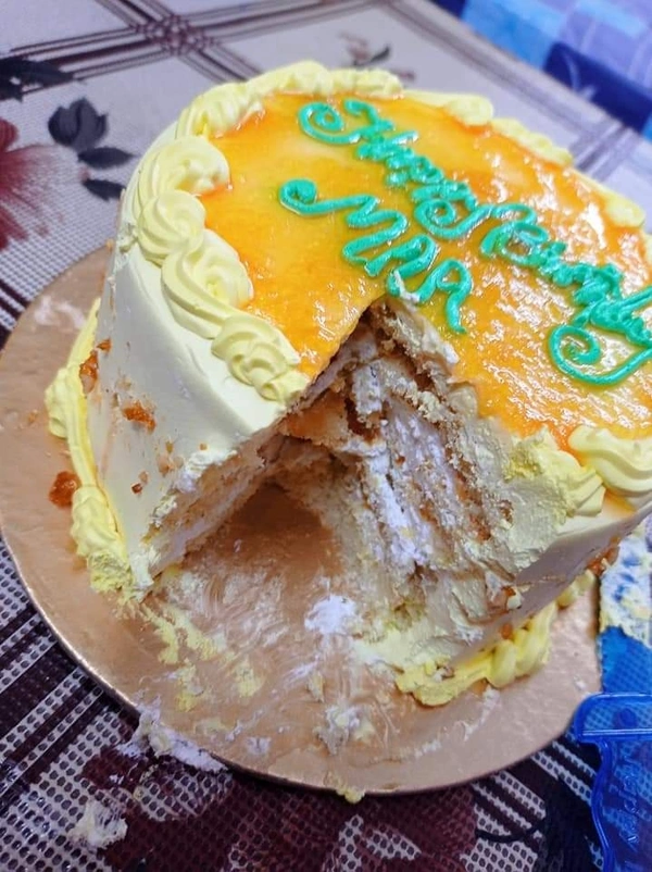Butterscotch Premium Cake - 1 Pound