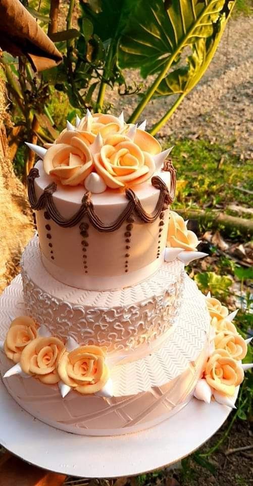 The Top 16 Trending Wedding Cake Flavours for 2024 - Bakingo Blog