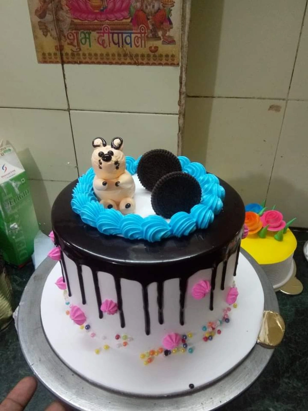 OREO THEME CAKE -3 POUND