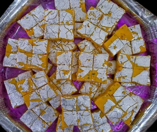 Keshar Pista Sandesh Tray