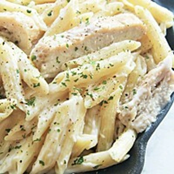 Creamy White Sauce Pasta: Chicken