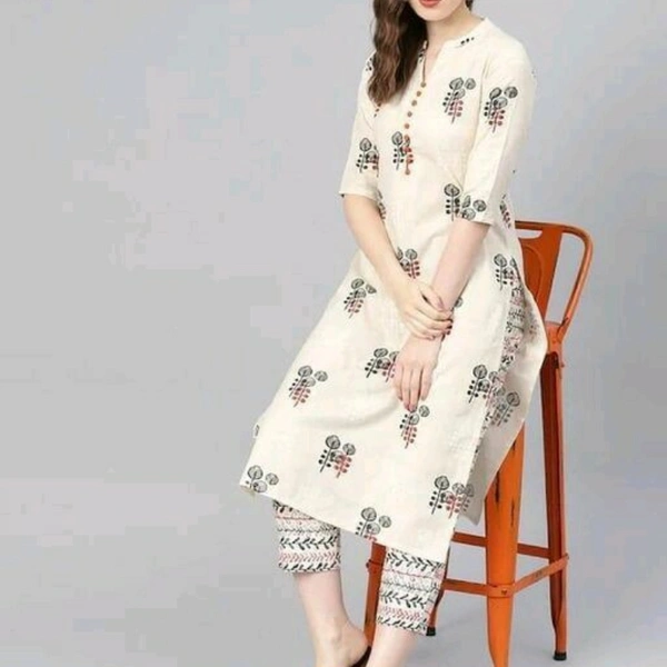 Alluring Women Kurta Sets Rayon Short Sleeves,Three-Quarter Sleeves - Off white, XL