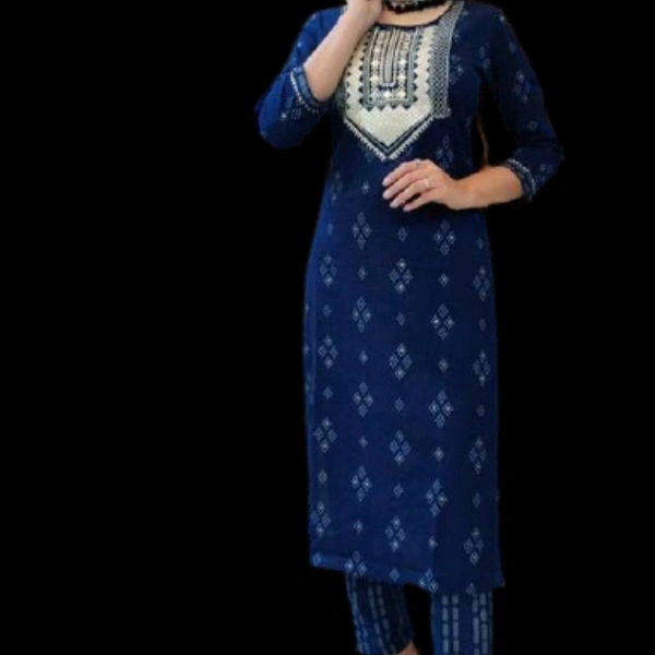 Alluring Women Kurta Sets Rayon Short Sleeves,Three-Quarter Sleeves - Blue, M