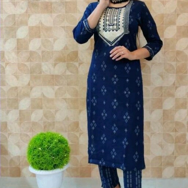 Alluring Women Kurta Sets Rayon Short Sleeves,Three-Quarter Sleeves - L, Blue