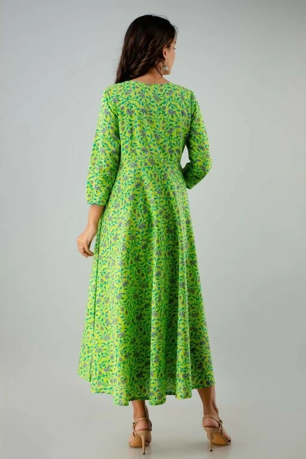 Women Printed Cotton Floral Kurta - S, Green