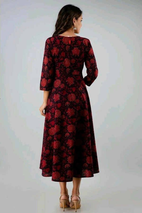Women Printed Cotton Floral Kurta - L, Black