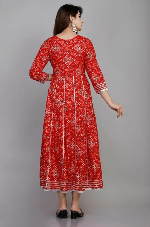 Women Printed Rayon Floral Kurta - M, Red