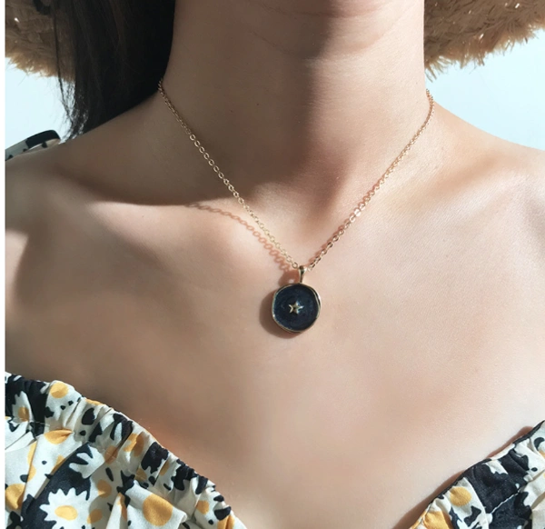 Moon and star décor irregular round charm necklace  - Black 