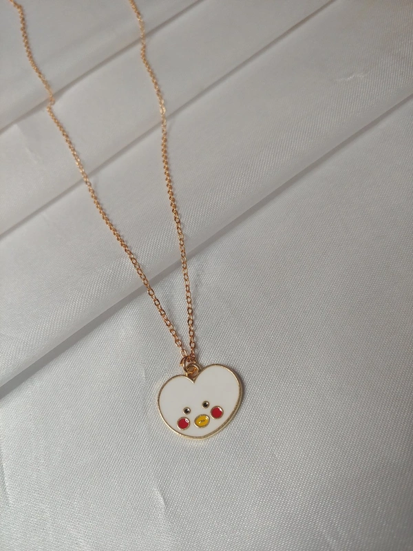  BTS Cute White Charm
