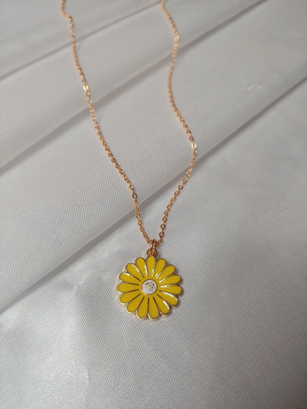 Daisy Charm Chain- Yellow