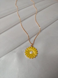 Daisy Charm Chain- Yellow