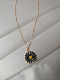 Black Daisy Charm Chain With Chain