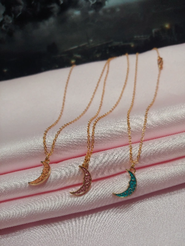 Moon Charm Chain - Dusty Pink
