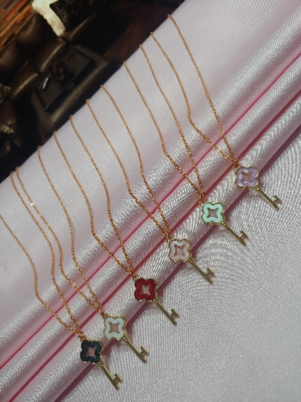 Key Charm Chain  - white 