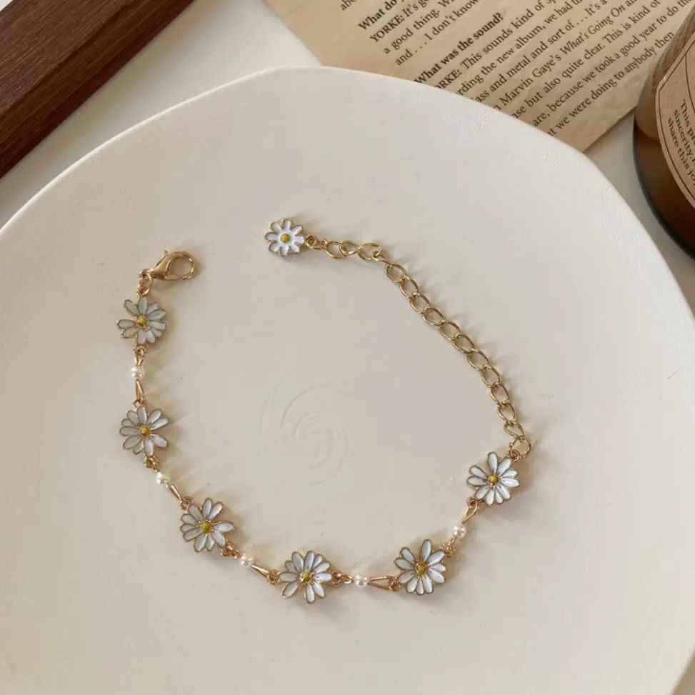 Bohemian Daisy Flower Seed Bead Bracelet – ArtGalleryZen