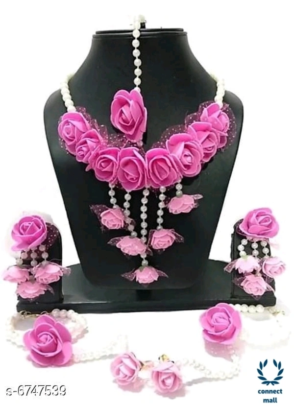 Trendy Floral Bridal Jewellery  Set with mangtika for Women - Pink