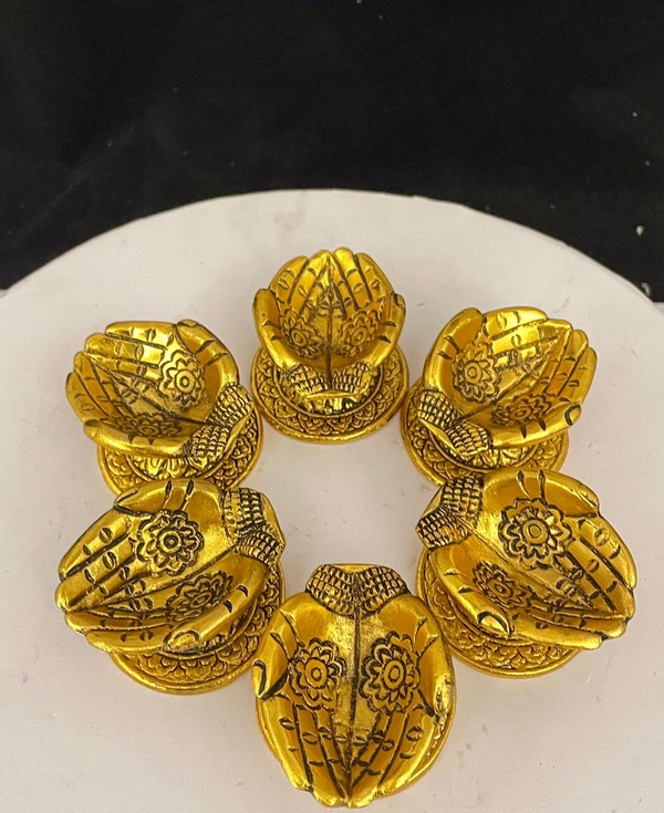 Brass Lotus Diya set of 6/ Brass oil  lamp/ Diya For Puja/ Temple and Home Decor  / Lakshmi  Ganesh  pooja Deepak / kamal shape Diya - Hand