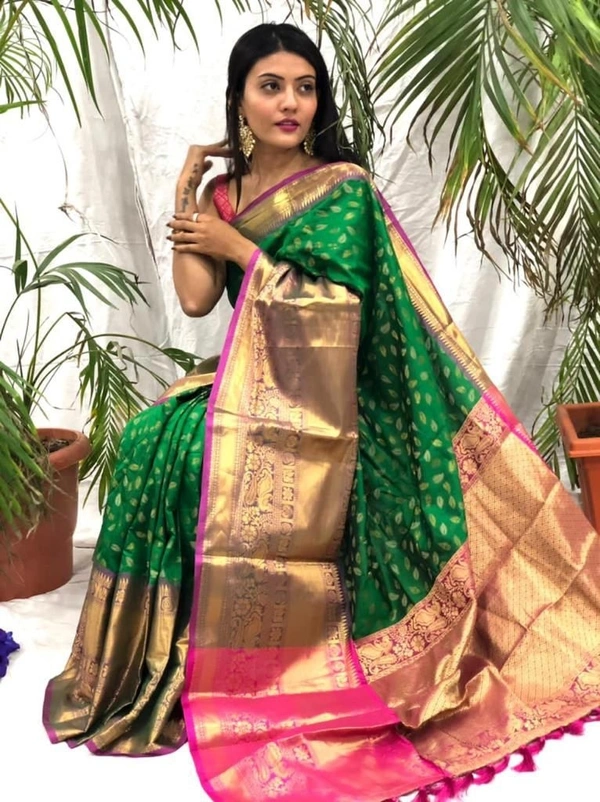 Pure Handloom Kanchipuram katan Soft Silk Saree with antique zari Rich Contrast  Pallu Heavy work with Blouse  - Green