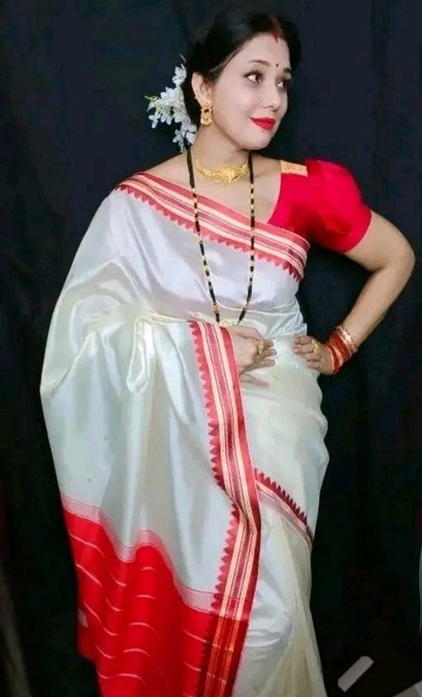 Tradational Red and White Kanjivaram Silk  Saree for Bengali Garad Puja/ Wedding/ Durga Pooja with Running blouse