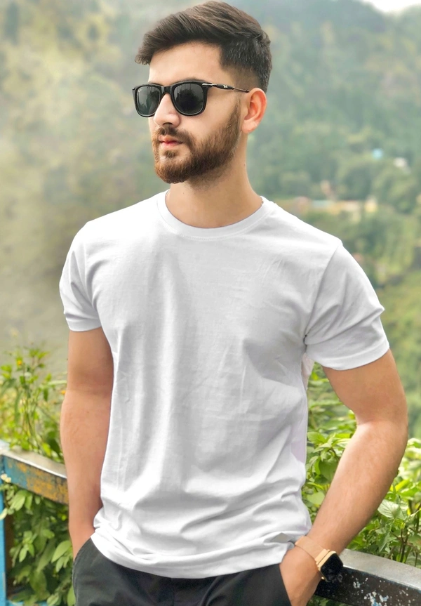 Roadster Men White Pure Cotton T-shirt - S