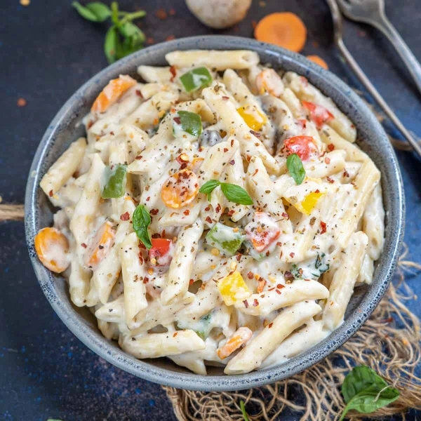 White souce pasta