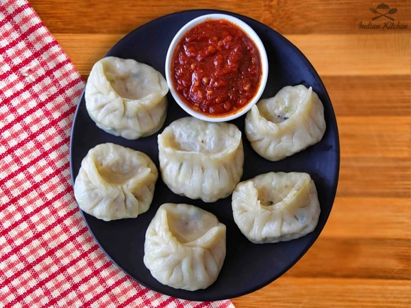 Paneer momos steam