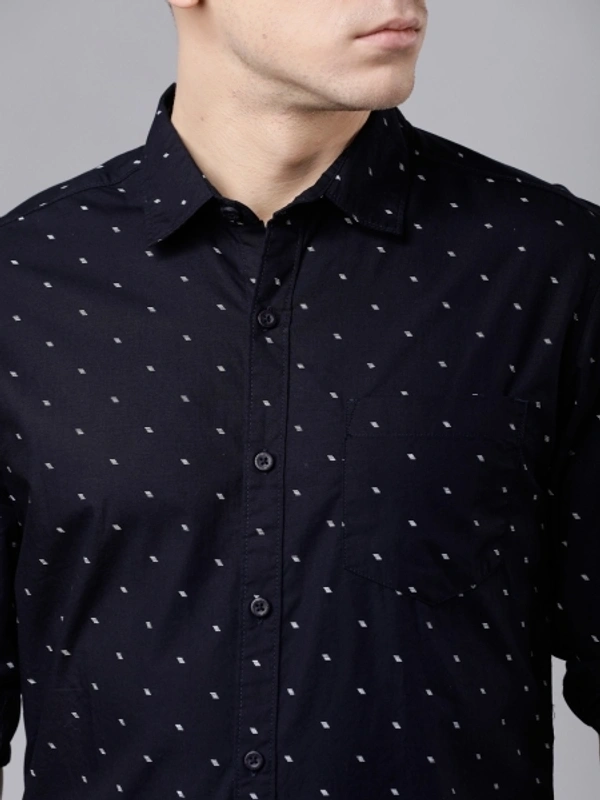 HIGHLANDER Men Solid Casual Blue Shirt - S