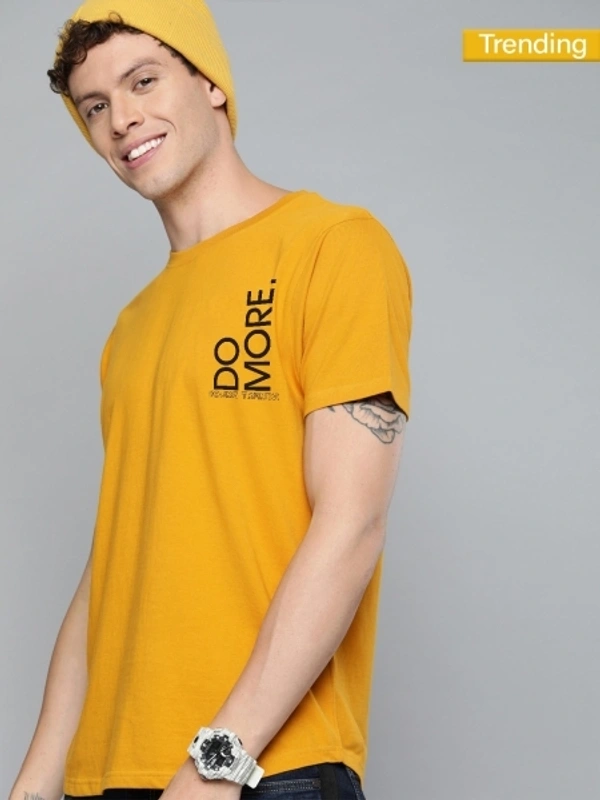 Graphic Print Men Round Neck Gold T-Shirt - L