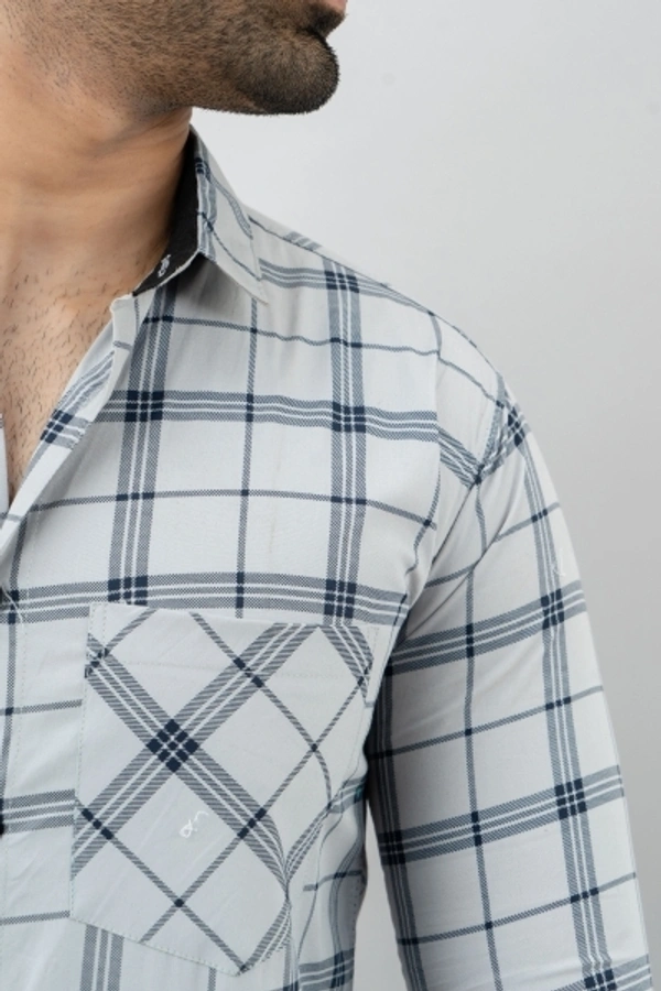 Surhi Men Checkered Casual Grey, Grey Shirt - L