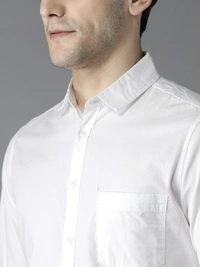 Dennis Lingo Men Solid Casual White Shirt - M