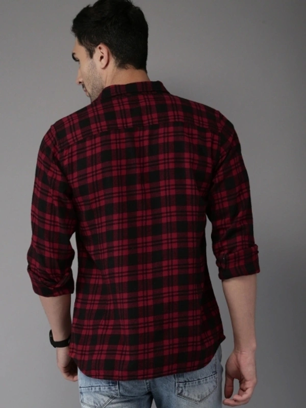 U TURN Men Checkered Casual Black, Red Shirt - S
