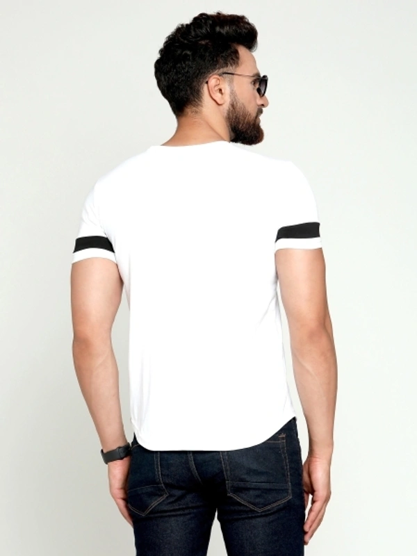 AUSK Color Block Men Round Neck White, Black T-Shirt - M, White