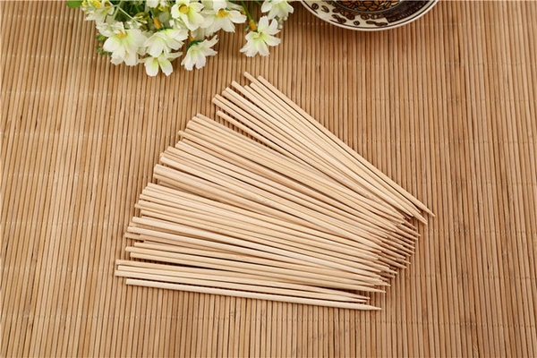 1116 Natural Bamboo Wooden Skewers/BBQ Sticks for Barbeque and Grilling - 0.08 kgs, China