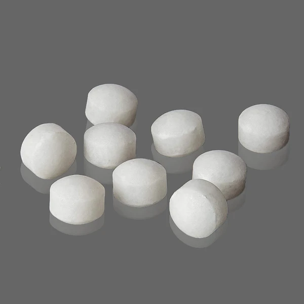 1323 Naphthalene Balls White Colour (100 GMS) - India, 0.1 kgs