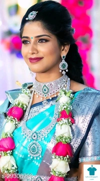 Product Name: *Charvi Ensemble Sarees*Saree Fabric: Kanjeevaram SilkBlouse: Running BlouseBlouse Fabric: Kanjeevaram SilkPattern: Zari WovenBlouse Pattern: Same as BorderMultipack: Single - Free size