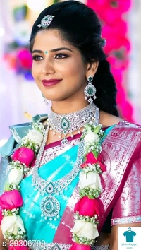 Product Name: *Adrika Fabulous Sarees*Saree Fabric: Kanjeevaram SilkBlouse: Running BlouseBlouse Fabric: Kanjeevaram SilkPattern: Zari WovenBlouse Pattern: Same as BorderMultipack: Single - Free size