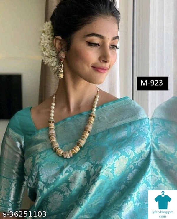 Product Name: *Alisha Fashionable Sarees*Saree Fabric: CottonBlouse: Running BlouseBlouse Fabric: CottonPattern: Zari WovenBlouse Pattern: Same as BorderMultipack: Single - Free size