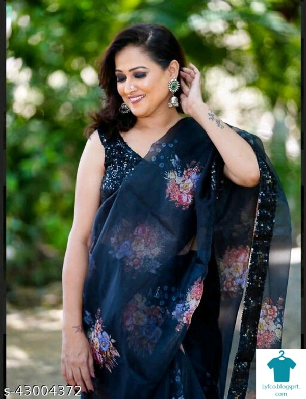 Product Name: *Aagyeyi Petite Sarees*Saree Fabric: OrganzaBlouse: Separate Blouse PieceBlouse Fabric: GeorgettePattern: PrintedBlouse Pattern: Same as BorderMultipack: Single - Free Size (Saree Length Size: 5.5 m, Blouse Length Size: 0.8 m) 