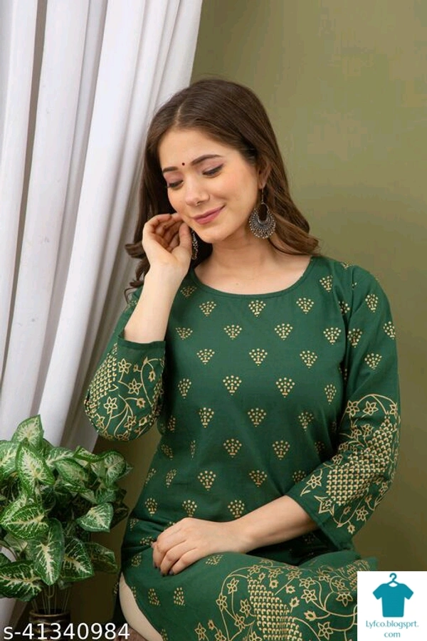 Product Name: *Chitrarekha Petite Kurtis*Fabric: CottonSleeve Length: Three-Quarter SleevesPattern: PrintedCombo of: Single - Size- XL