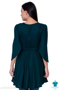 Product Name: *TOP*Fabric: RayonSleeve Length: Three-Quarter SleevesPattern: SolidMultipack: 1 - size- S