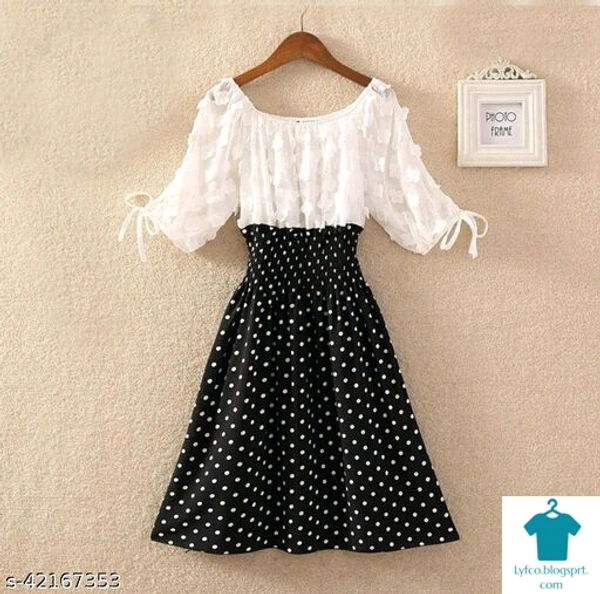 Product Name: *Trendy Retro Women Dresses*Fabric: Poly CrepeSleeve Length: Short SleevesPattern: PrintedMultipack: 1 - size- L