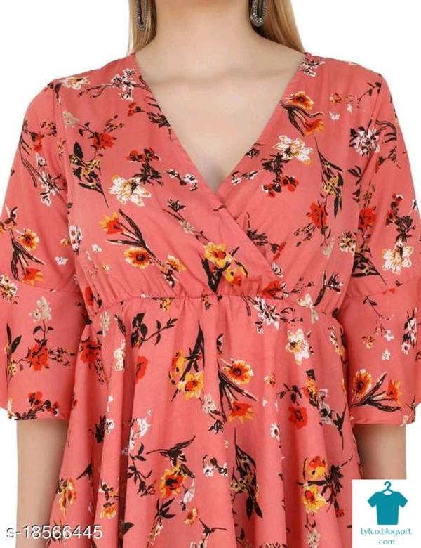 Product Name: *Trendy Retro Women Tops & Tunics*Fabric: CrepeSleeve Length: Three-Quarter SleevesPattern: PrintedMultipack: 1 - M