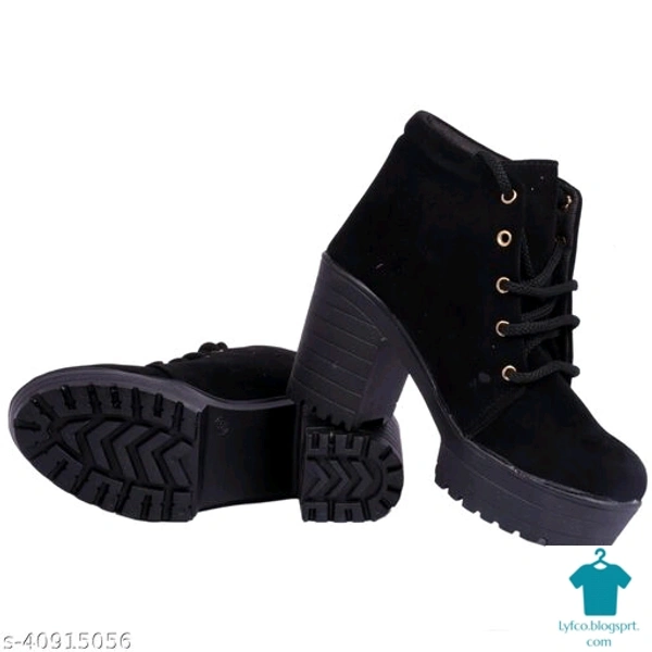 Product Name: *Attractive Women Boots*Material: SuedeSole Material: PvcPattern: Woven DesignFastening & Back Detail: Lace-UpMultipack: 1 - 8