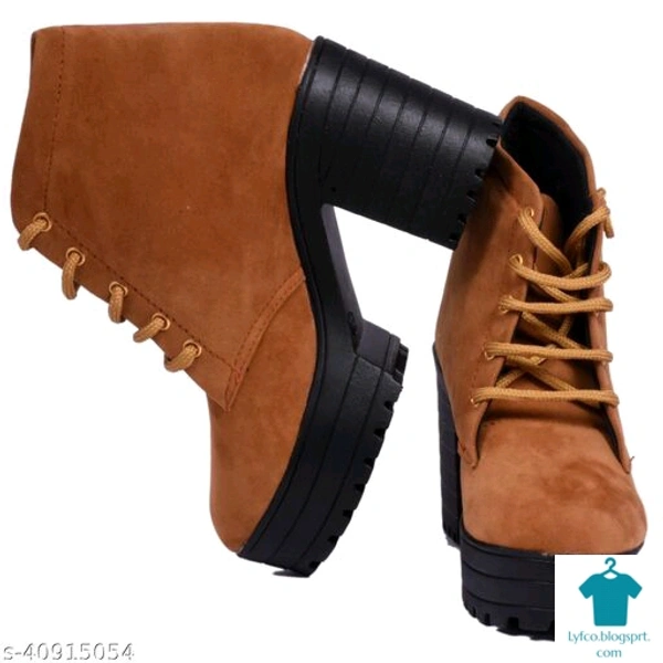 Product Name: *Attractive Women Boots*Material: SuedeSole Material: PvcPattern: Woven DesignFastening & Back Detail: Lace-UpMultipack: 1 - 4