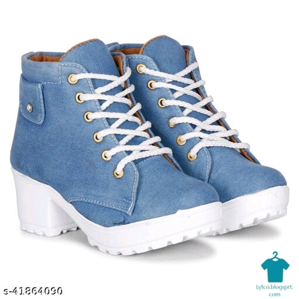Product Name: *Versatile Women Boots*Material: Syntethic LeatherSole Material: PvcPattern: SolidFastening & Back Detail: Lace-UpMultipack: 1 - 8