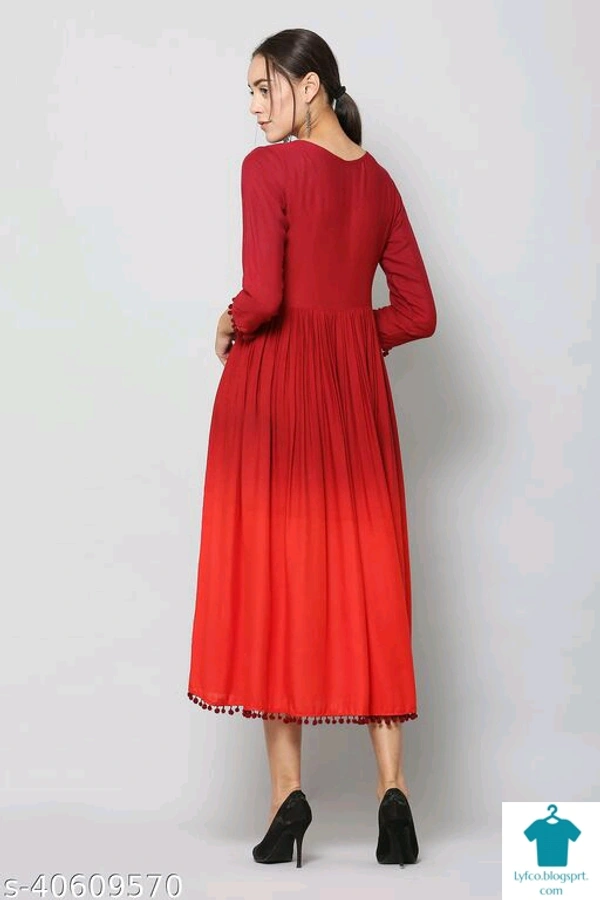 Product Name: *Urbane Elegant Women Dresses*Fabric: Poly BlendSleeve Length: Three-Quarter SleevesPattern: PrintedMultipack: 1 - size- S