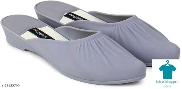 Product Name: *Elite Women Bellies & Ballerinas*Material: SuedeSole Material: TprPattern: SolidFastening & Back Detail: Open BackMultipack: 1 - colour- Dark red
